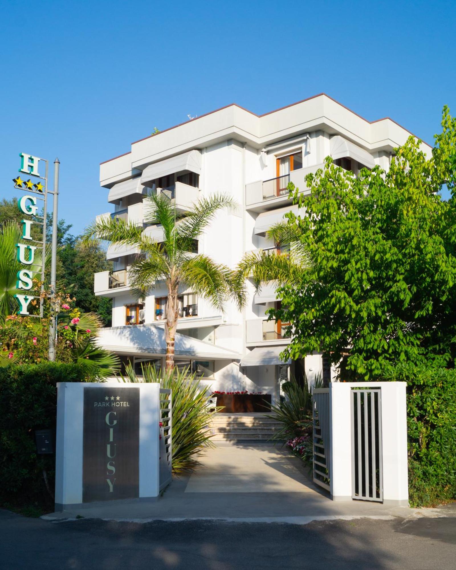 Park Hotel Giusy Лидо-ди-Камайоре Экстерьер фото